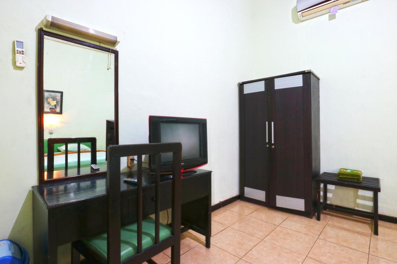Hotel Camelia Malang Exterior photo