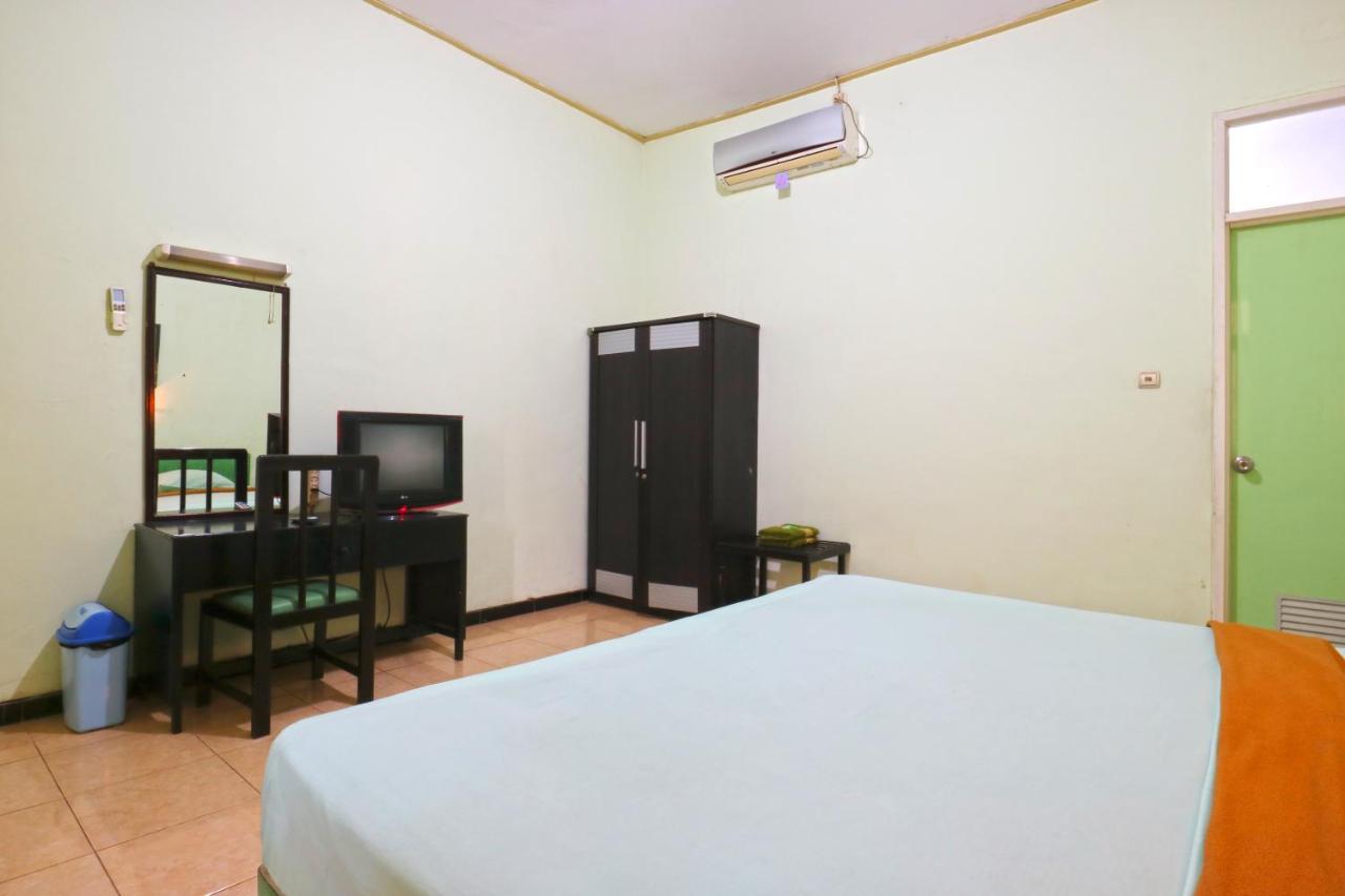 Hotel Camelia Malang Exterior photo